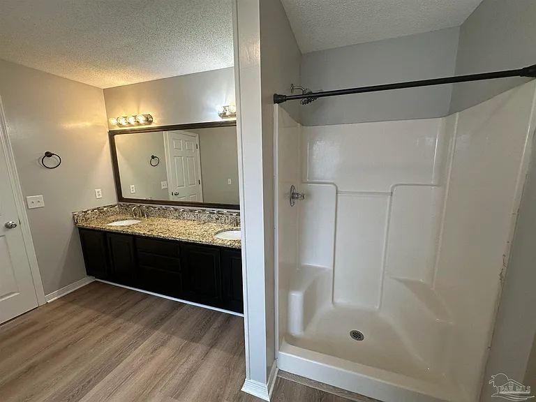 541 Batten Blvd — Photo 16