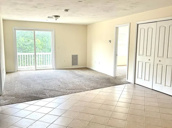 5 Rogers Way, 5 Rogers Way Unit 208, Lunenburg, MA 01462