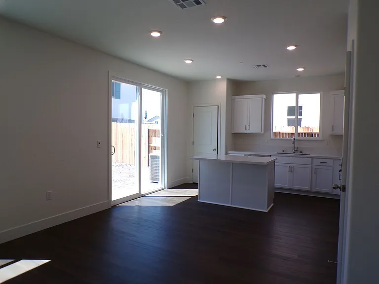 4333 Frontier Way — Photo 3