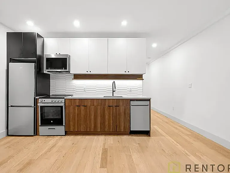 319 Lenox Rd #3D — Photo 1