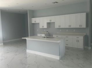 3211 8th Ave SE, Naples, FL 34120