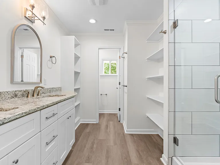 320 Clay St — Photo 18