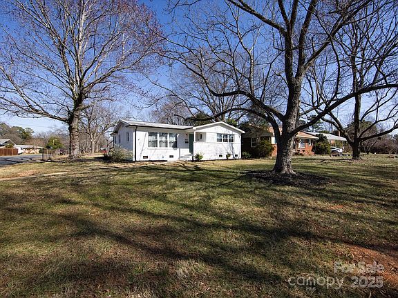 2nd image of 4837 Holbrook Dr
