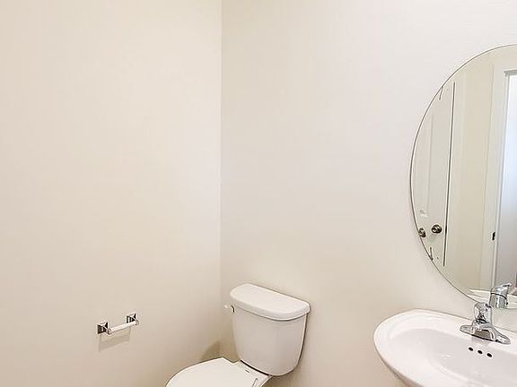 5th image of 28503 77th Dr NW