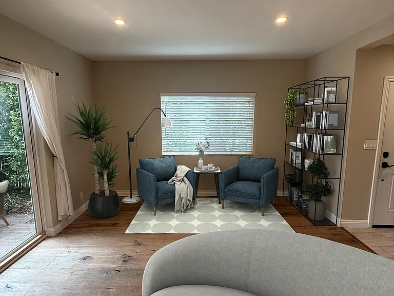 1414 Ocean Park Blvd — Photo 3
