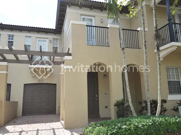 8668 Blaze Ct, Fort Lauderdale, FL 33328