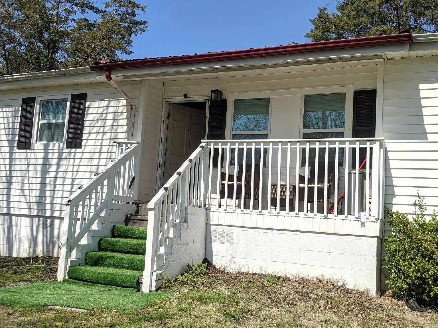 895 Lake View Loop — Photo 3