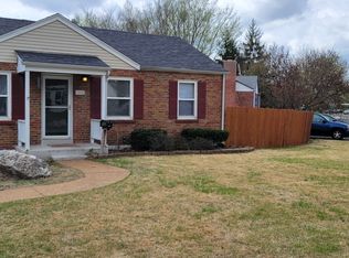 1065 Saint Matthew Dr, Florissant, MO 63031