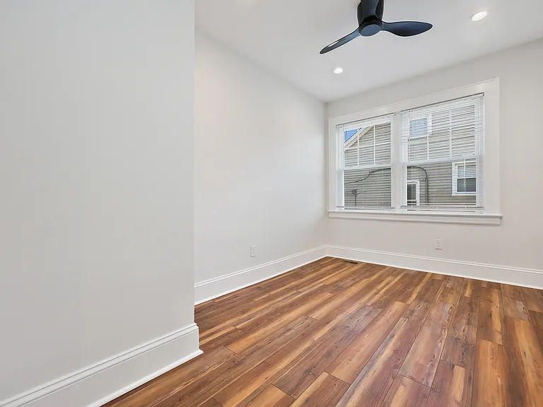 58 Walter Ave — Photo 31