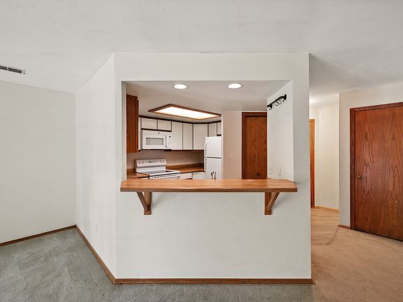 5th image of 2962 Shadow Creek Dr APT 108