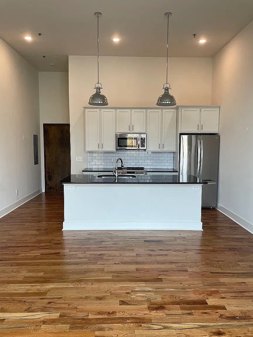 2 bed, $2,050 — Photo 1