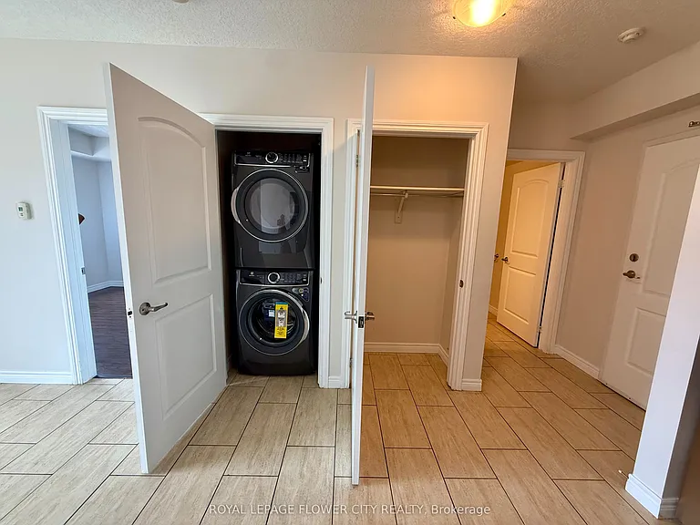 886 Golf Links Rd #204 — Photo 3