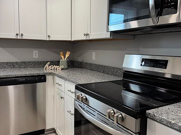 3rd image of 2140 Randolph St
