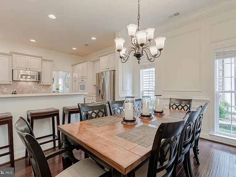 5964 Manorview Way — Photo 13