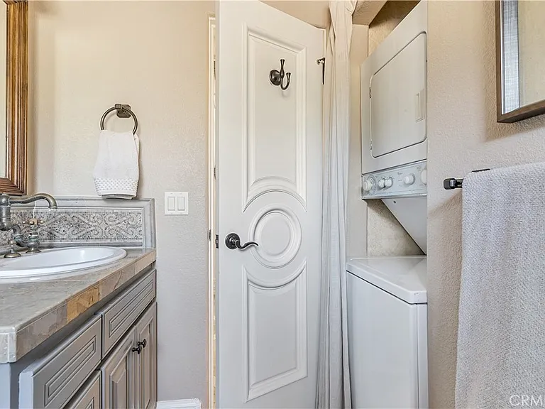 329 Marguerite Ave #3 — Photo 16
