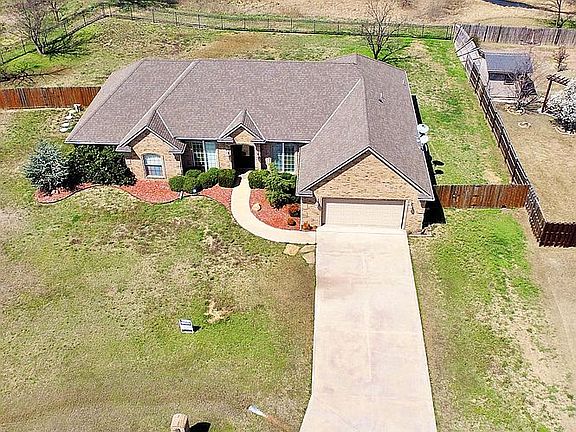 3rd image of 13 River Bend Dr