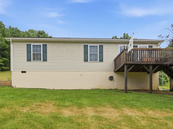 479 Smith Creek Rd, Christiansburg, VA 24073