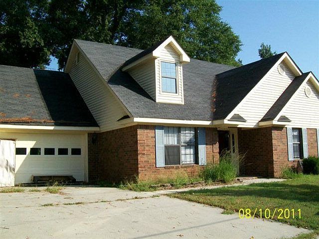1st image of 2829 Harwood Dr