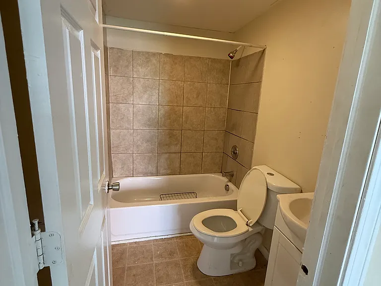 35 Pond St #5 — Photo 9