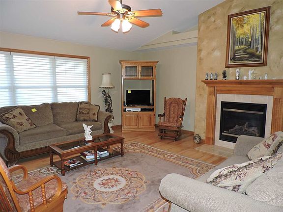 Spacious living room!