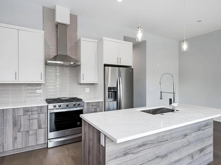 2139 W Madison St — Photo 8