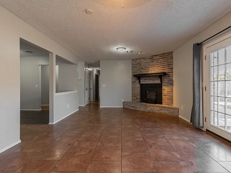 821 Peregrine Dr — Photo 24