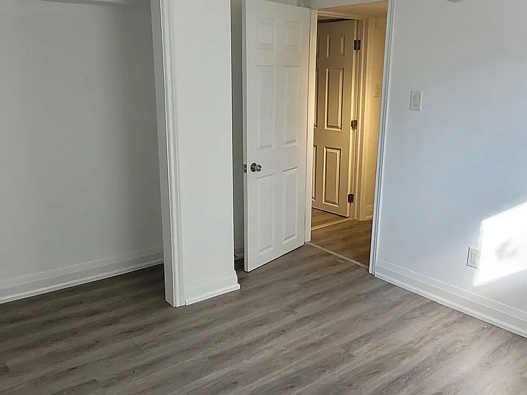 202 Cadillac Ave S — Photo 3