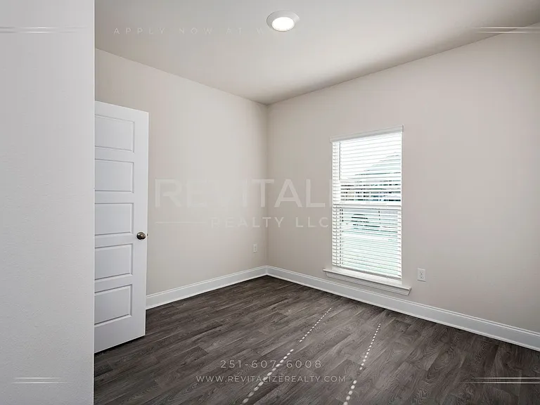 32552 Revere Dr — Photo 4