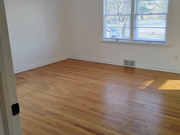 3615 Jefferson St — Photo 10