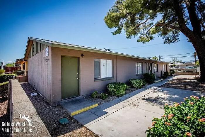 425 N Decatur Blvd #4