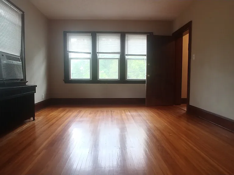 2941 Montana Ave — Photo 6