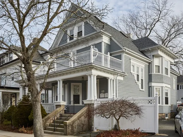 301 Madison St, Fall River, MA 02720