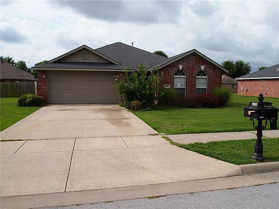 2nd image of 3875 Mahogany Dr