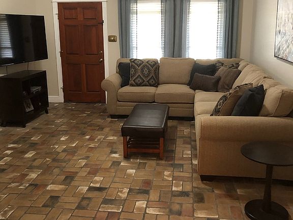 3rd image of 216 Angelle Dr