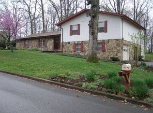 102 Redwood Dr, Clinton, TN 37716