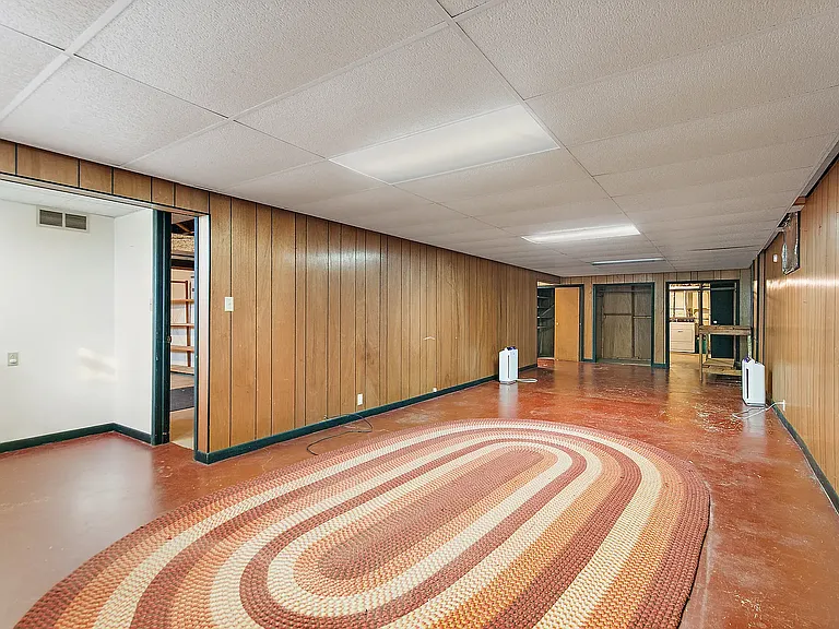 1000 Jackson Ave — Photo 19