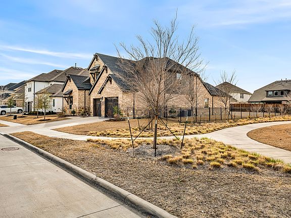 4th image of 1548 Vermillion Dr