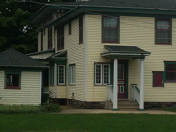 4th image of 129 Grand Rapids St