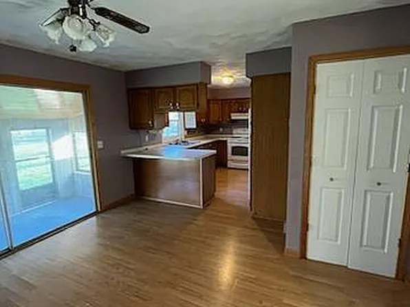 9511 Woodbury Rd, Laingsburg, MI 48848