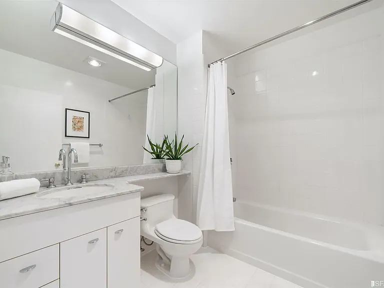 600 Chestnut St #409 — Photo 9