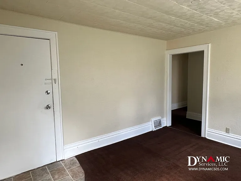434 N Spring Ave | All Utilities Paid by Landlord — Photo 4