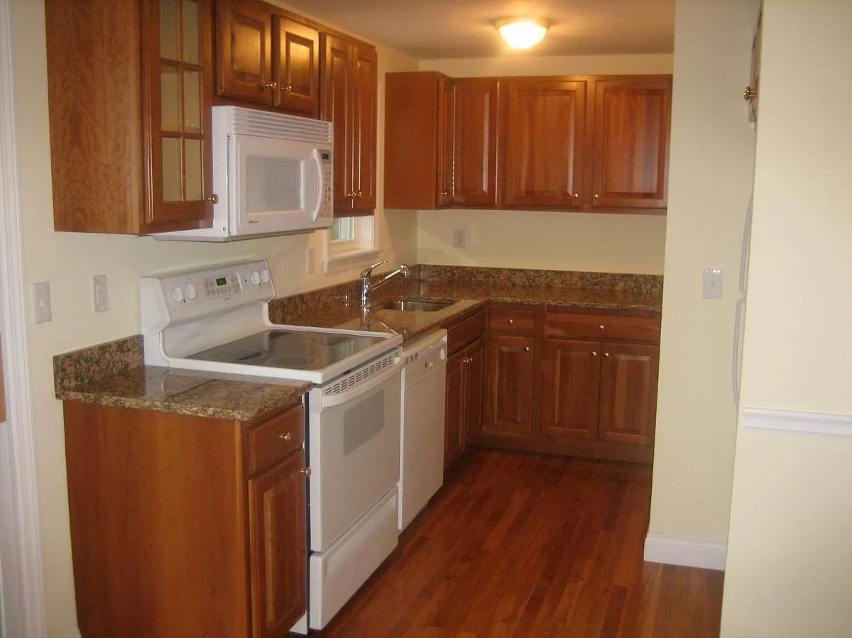 2 bed, 1.5 bath, 1120 sqft, $2,400 — Photo 4