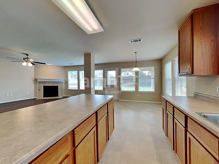 5009 Blackwood Dr — Photo 4