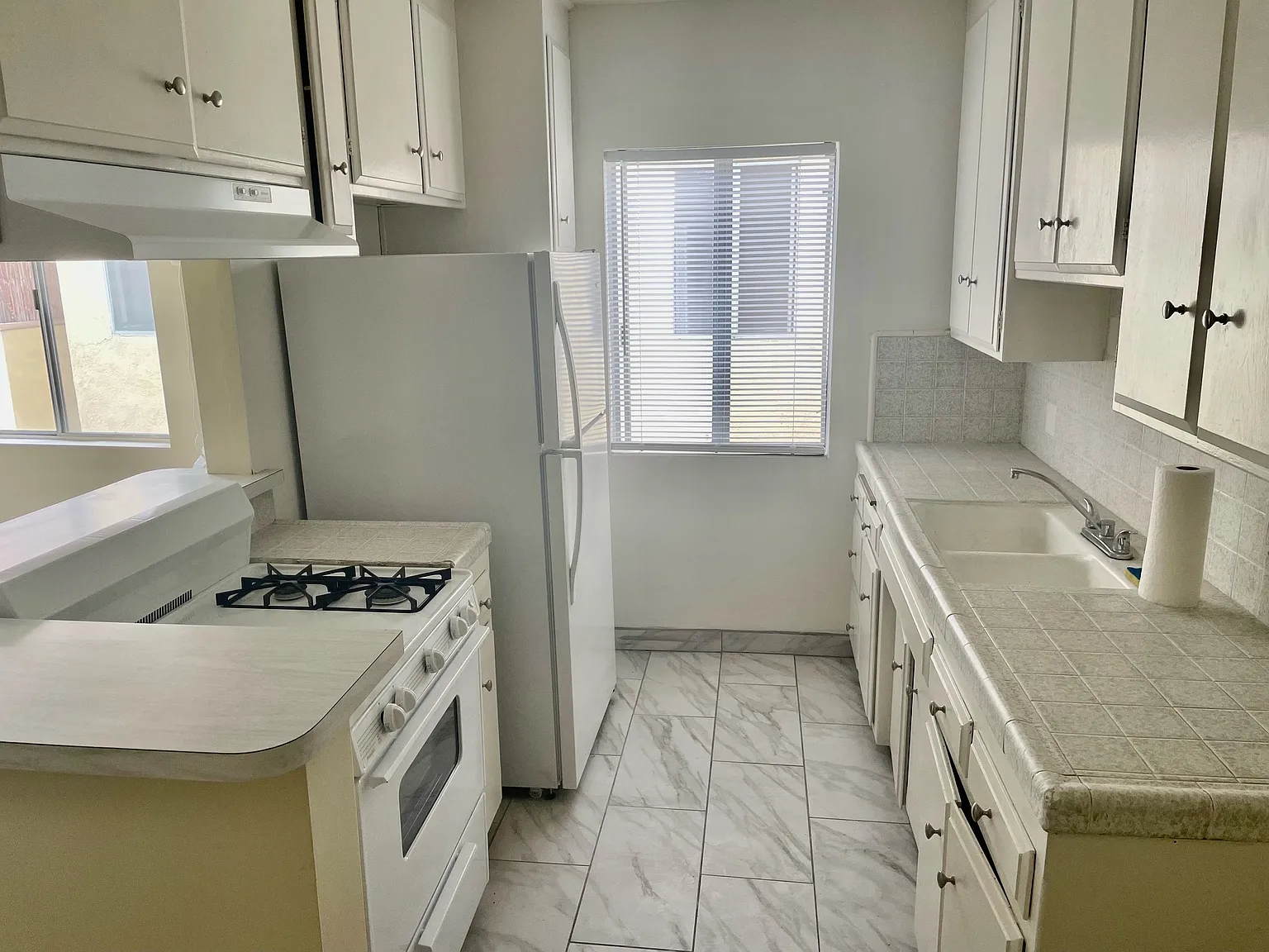 1012 N Hudson Ave — Photo 4