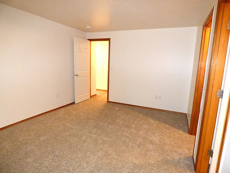 5699 Waln Creek Ct S — Photo 32