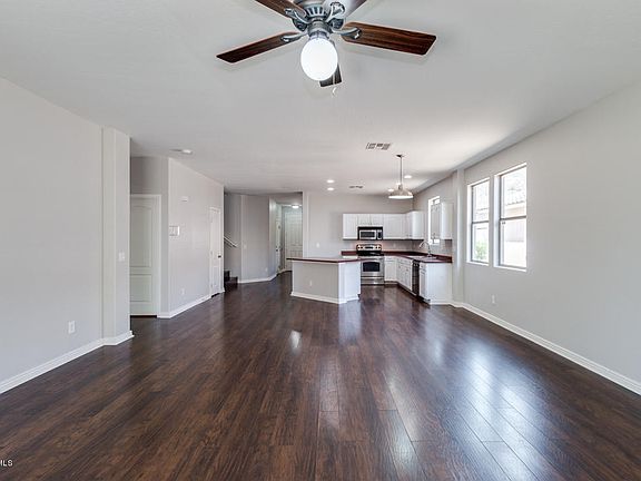 3rd image of 1831 E Parkside Ln