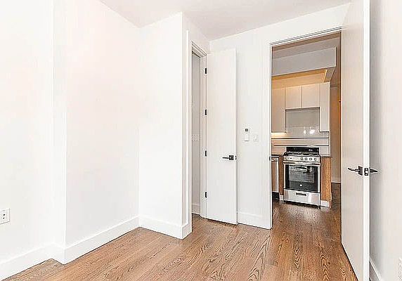 5th image of 799 Ocean Ave #3L