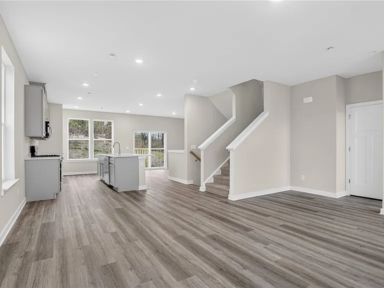 704 Olivia St — Photo 15