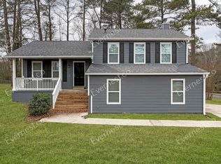 4 Hillside Ct, Ellenwood, GA
