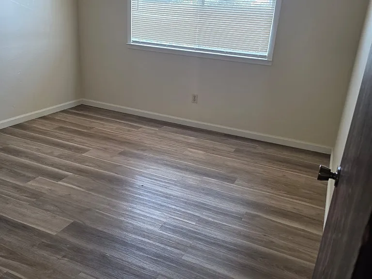 1097 N Olive Ave #5 — Photo 1
